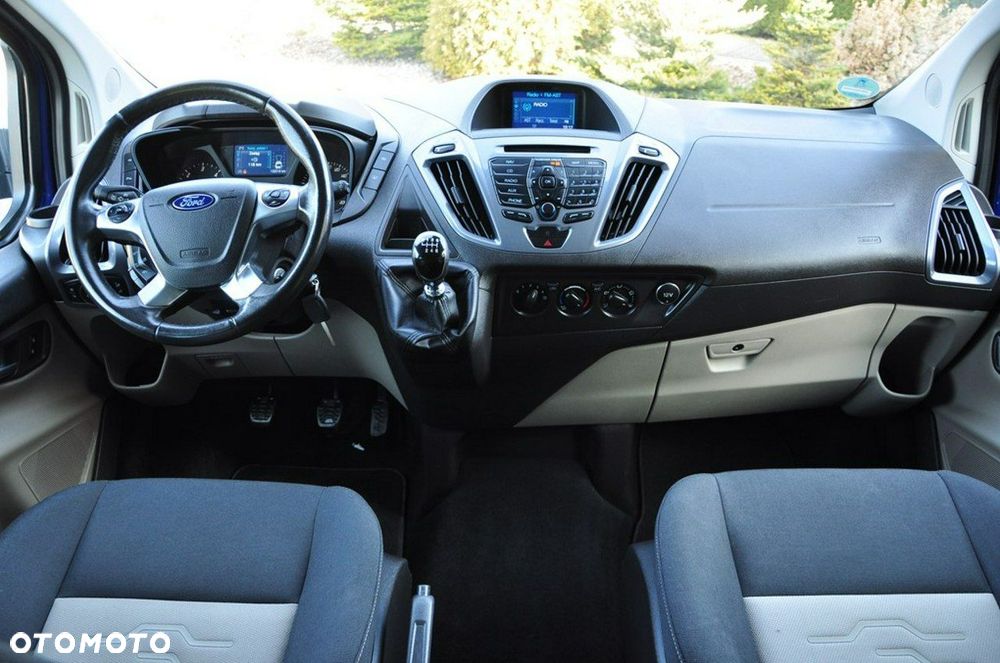 Ford Tourneo Custom - 33