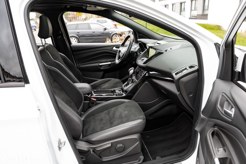 Ford Kuga 2.0 TDCi 4x4 ST-Line - 23