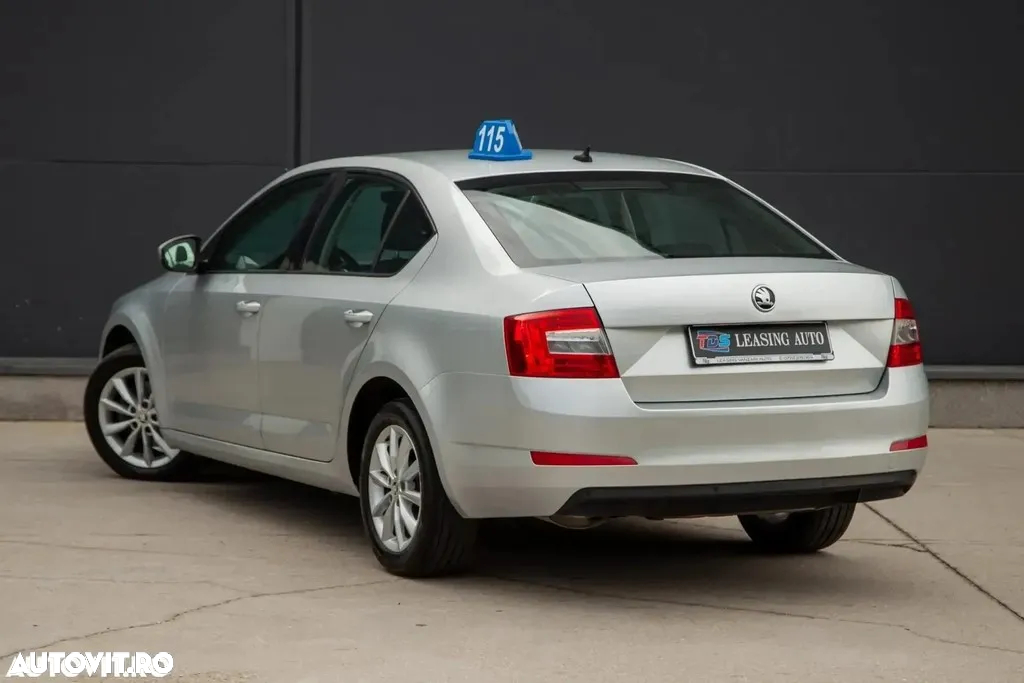 Skoda Octavia 2.0 TDI DSG Selection Plus - 10