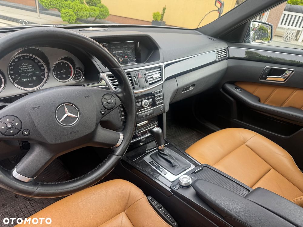 Mercedes-Benz Klasa E 220 CDI BlueEff Avantgarde - 19