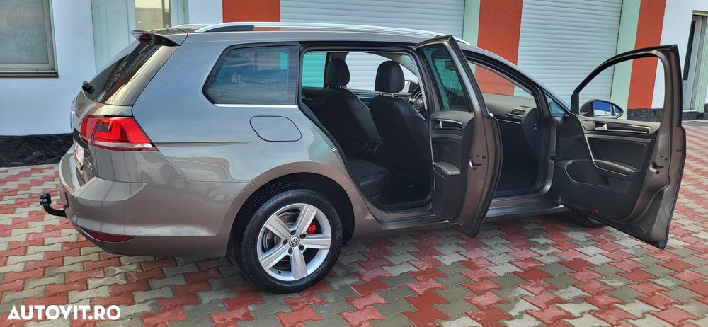 Volkswagen Golf - 41
