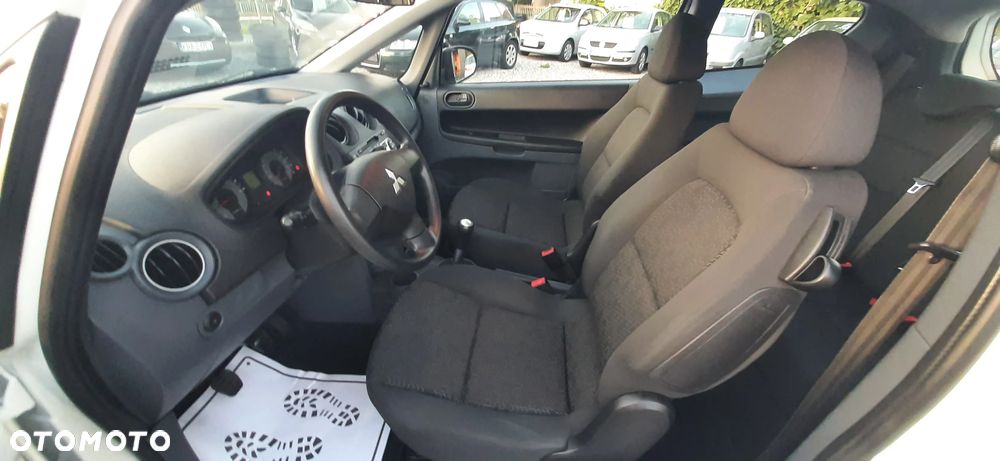 Mitsubishi Colt - 36
