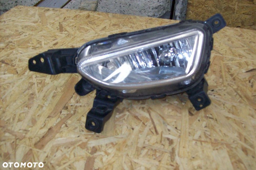 lampa przeciwmgielna prawa hyundai tucson iii - 1