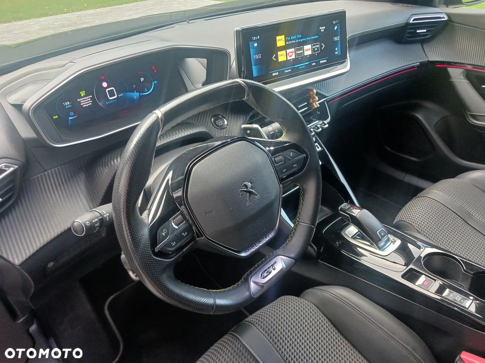 Peugeot 2008 PureTech 130 EAT8 GT - 12