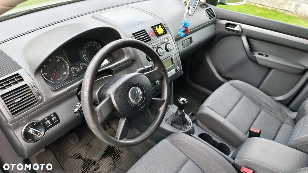 Volkswagen Touran - 6