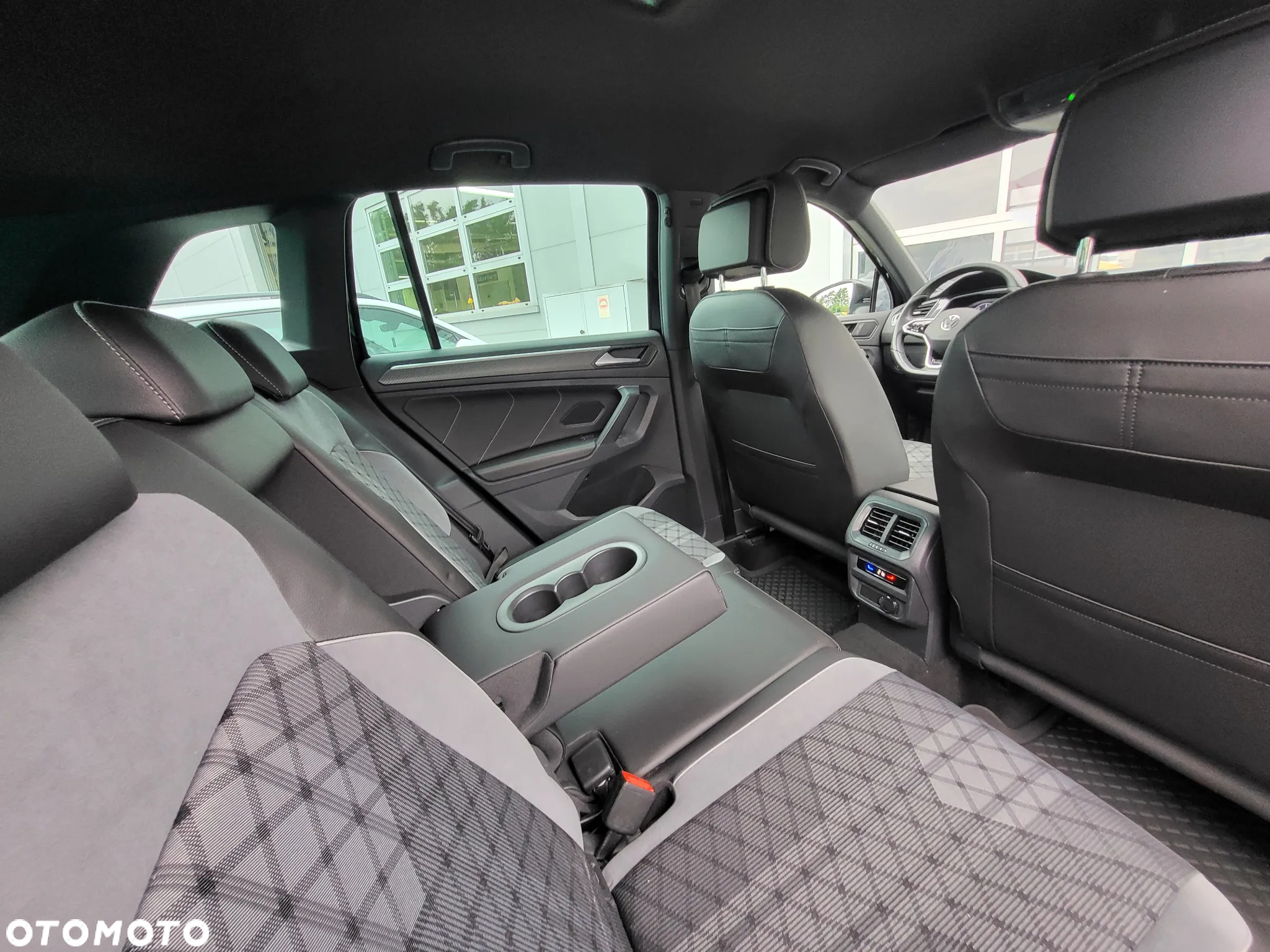Volkswagen Tiguan 2.0 TDI SCR 4Mot R-Line DSG - 9
