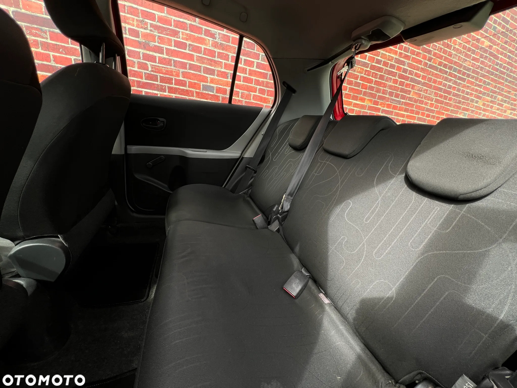 Toyota Yaris - 17