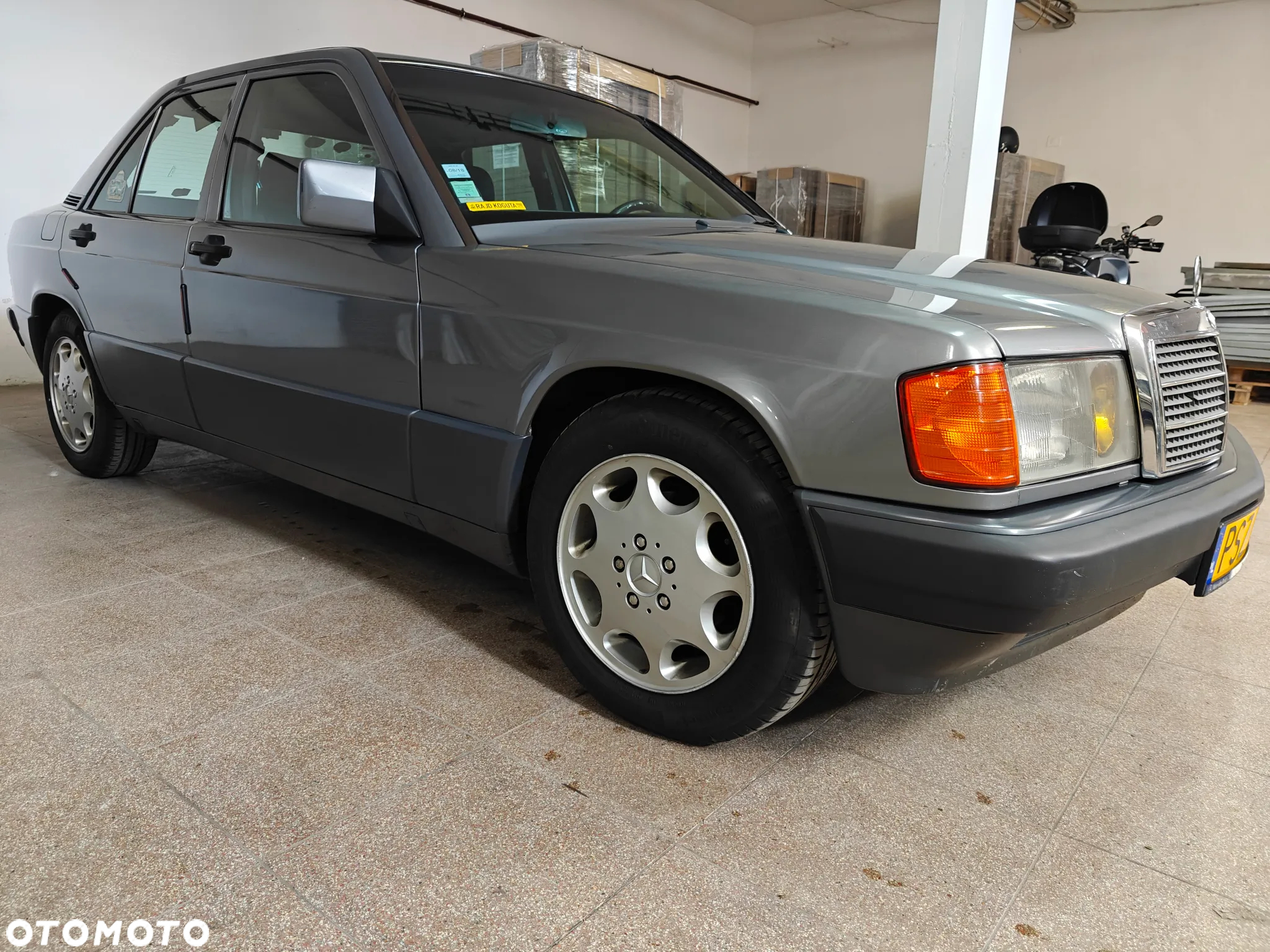 Mercedes-Benz W201 (190) - 8