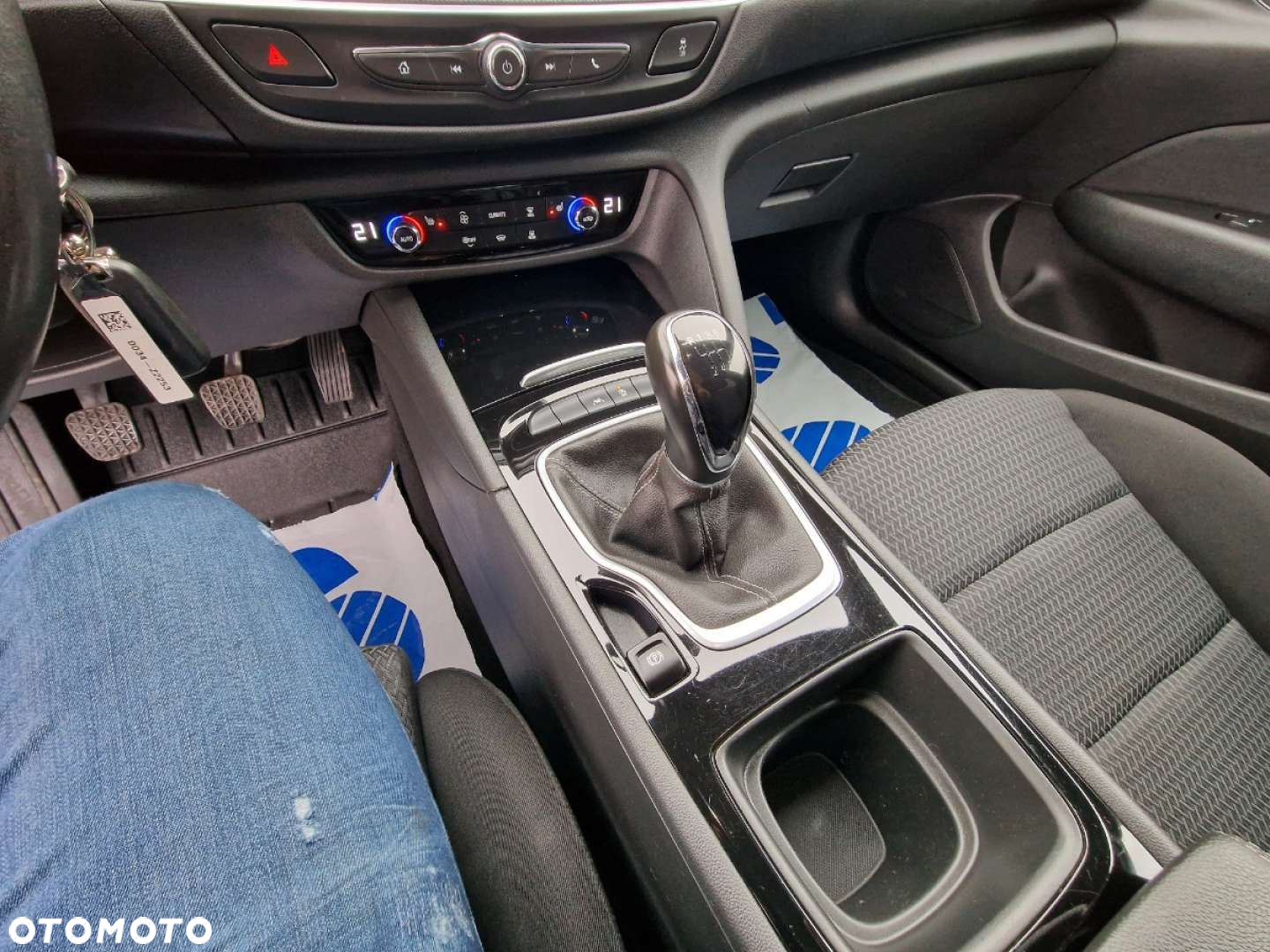 Opel Insignia - 17