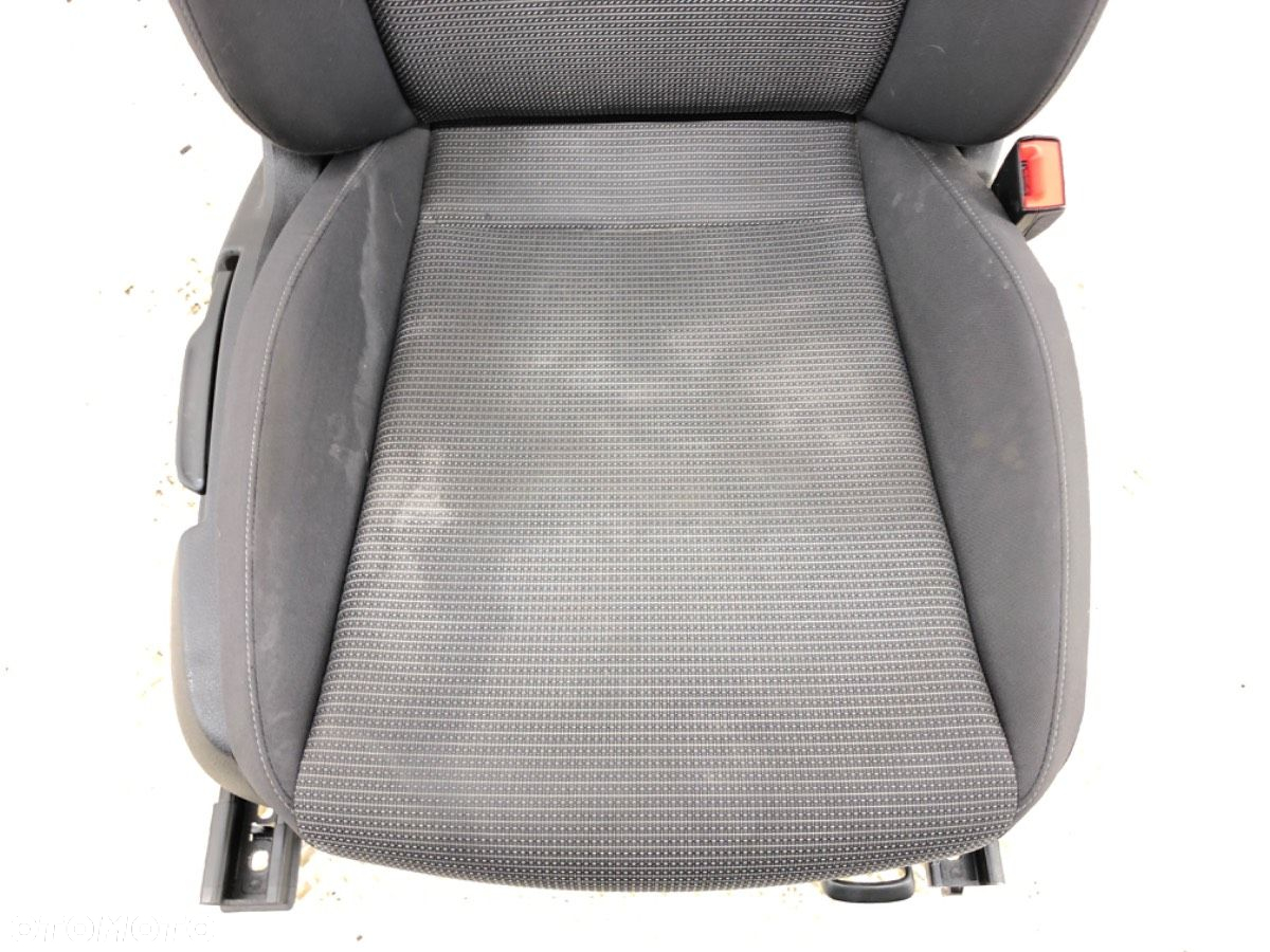 FOTEL PRAWY PRZÓD - 306.00 PLN - SEAT LEON (5F1) 2012 - 2022 1.4 TSI 92 kW [125 KM] benzyna 2014 - - 3