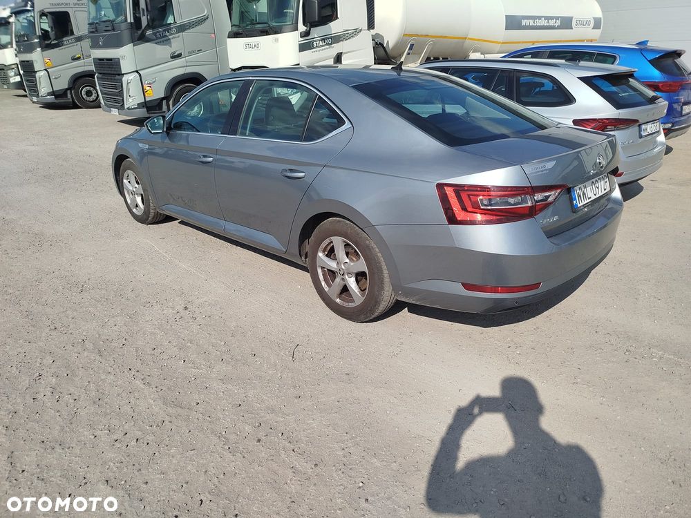 Skoda Superb 1.6 TDI Ambition - 2