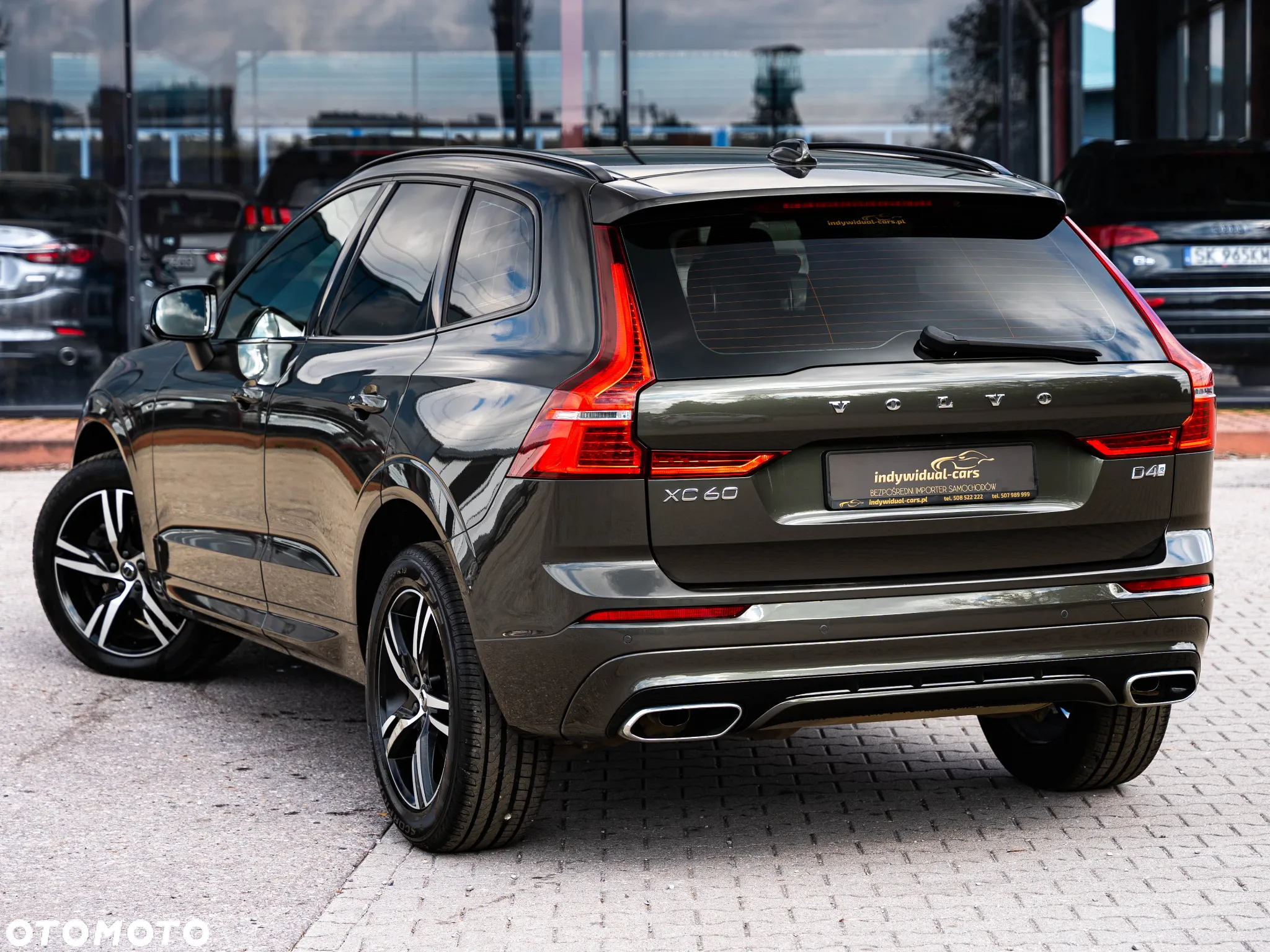 Volvo XC 60 D4 R-Design - 4