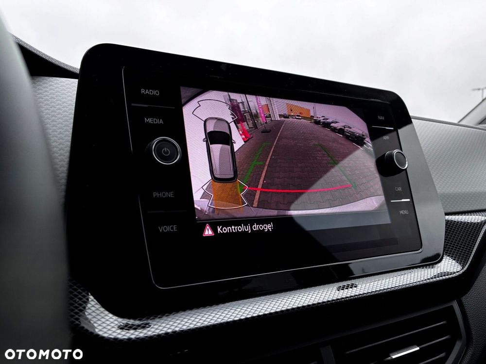 Volkswagen T-Cross - 17