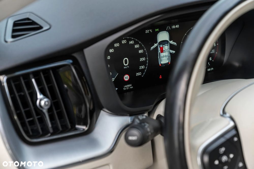 Volvo XC 60 D4 AWD Geartronic Momentum - 34