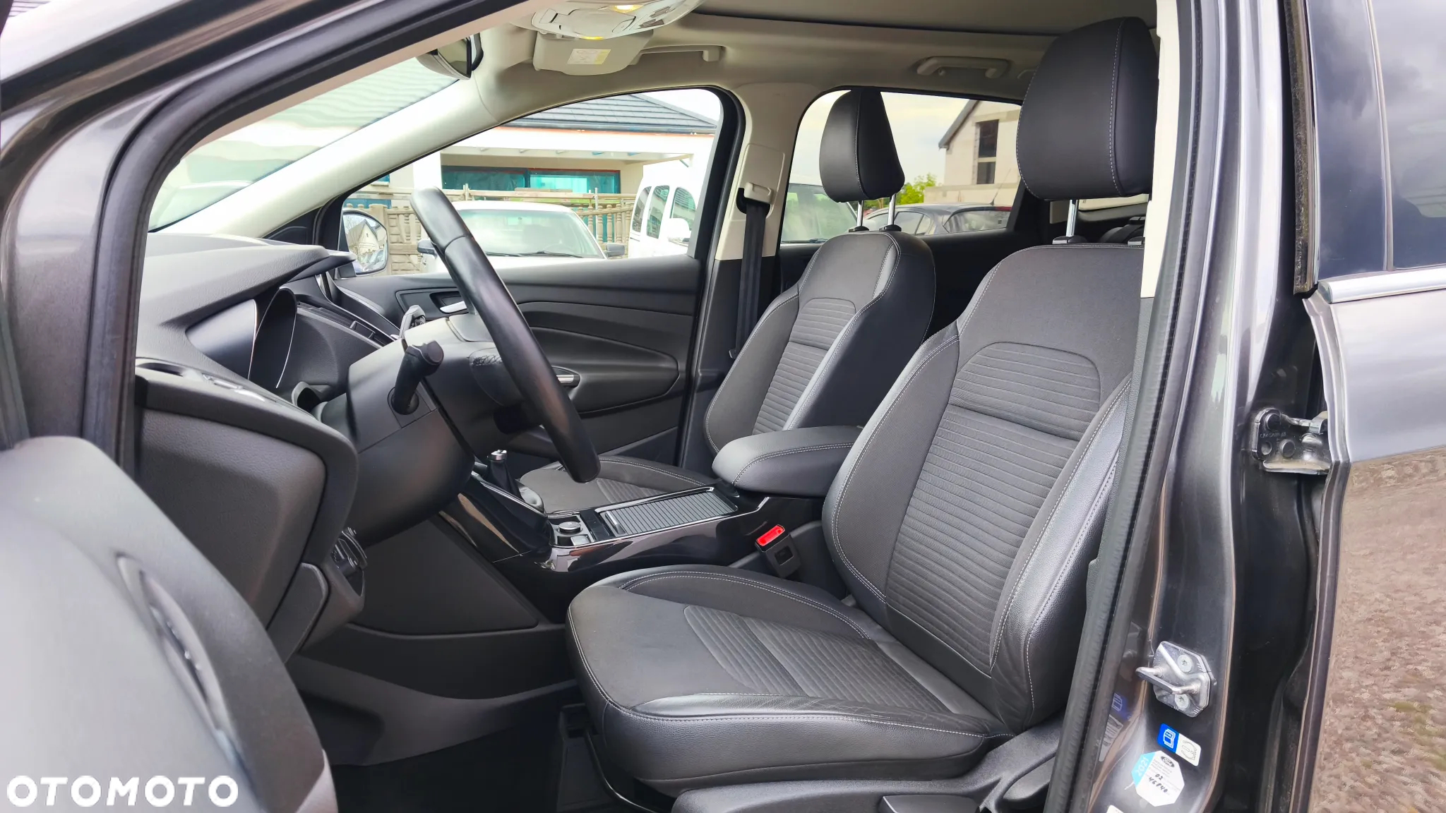Ford Kuga 1.5 EcoBoost 2x4 Titanium - 18