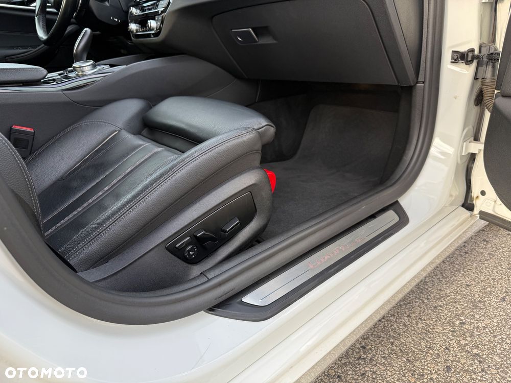 BMW Seria 5 540i GPF Luxury Line - 10