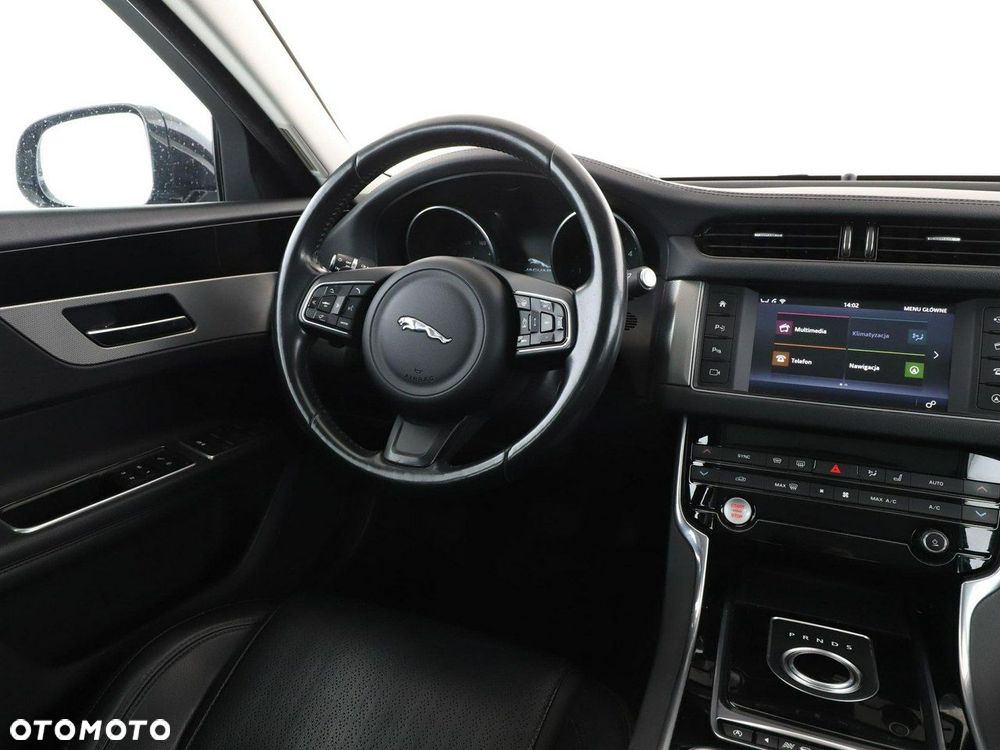 Jaguar XF 2.0 i4D Prestige - 17