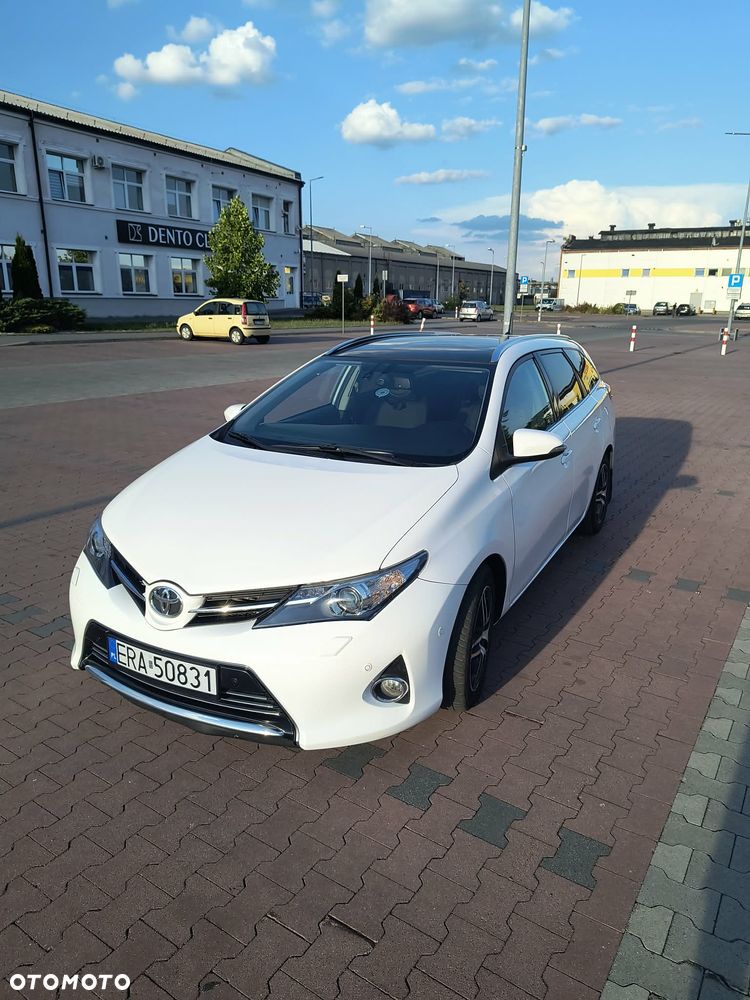 Toyota Auris 2.0 D-4D Premium - 2