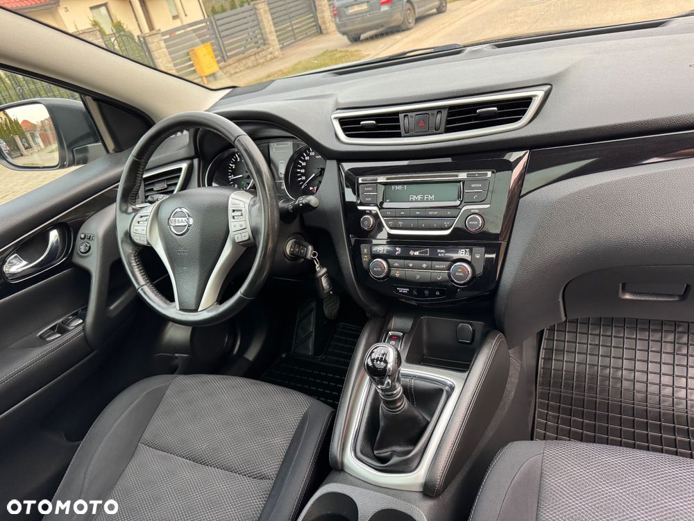 Nissan Qashqai 1.2 DIG-T N-Vision - 32