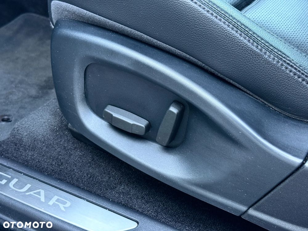 Jaguar E-Pace 2.0 i4P AWD SE - 15