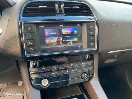 Jaguar F-Pace 20d AWD Aut. Prestige - 25