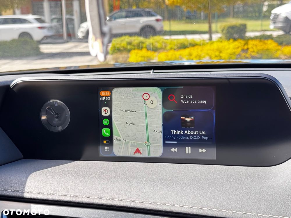 Lexus UX - 30