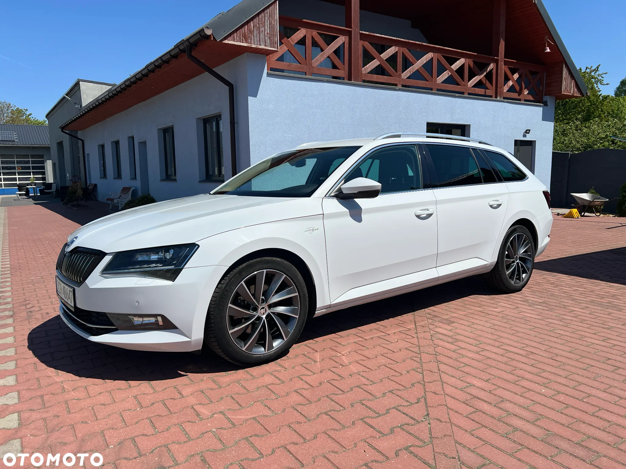 Skoda Superb Combi 2.0 TDI DSG L&K - 10