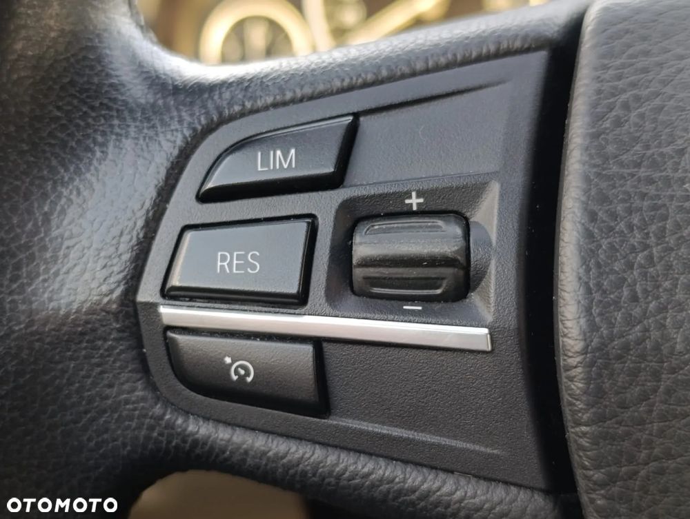 BMW Seria 5 528i xDrive Modern Line - 16