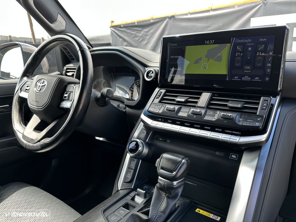 Toyota Land Cruiser 300 70th Anniversary - 14