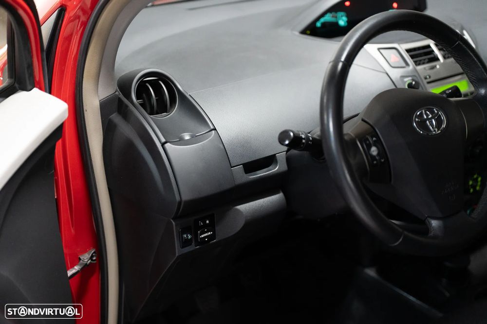 Toyota Yaris 1.0 VVT-i AC - 16