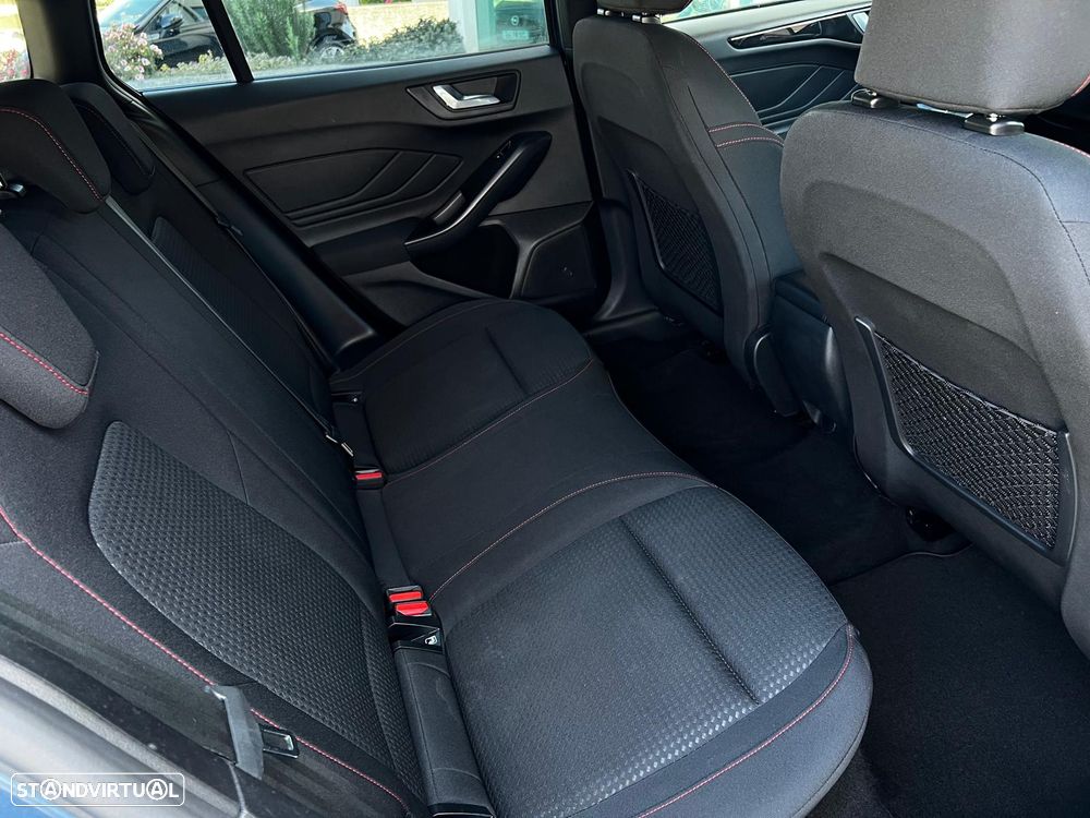 Ford Focus 1.0 EcoBoost MHEV ST-Line X - 19