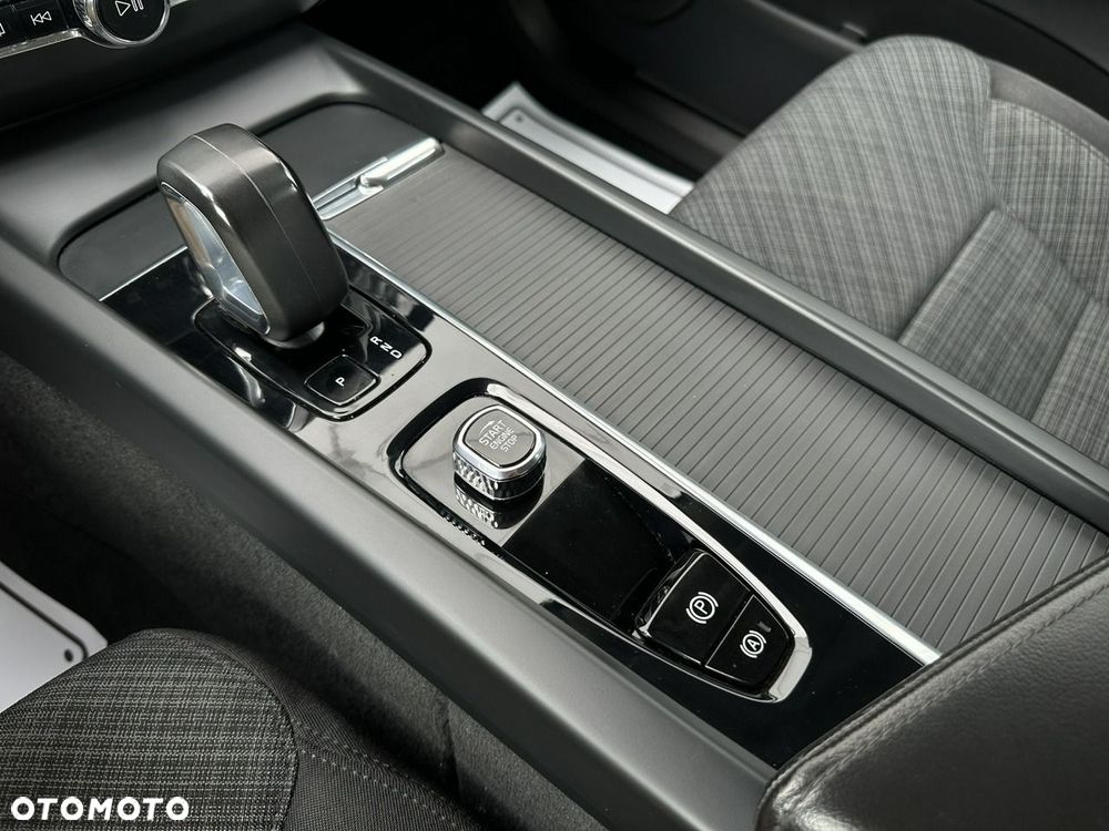 Volvo XC 60 B4 D Core - 25