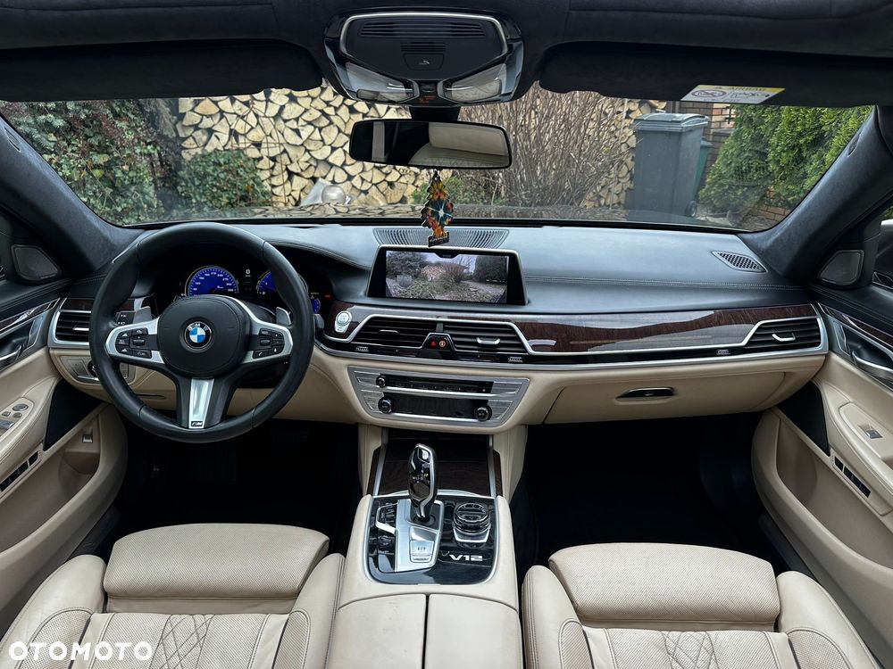 BMW Seria 7 750Li xDrive - 23