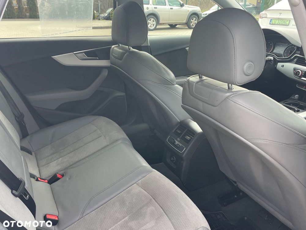 Audi A4 Limousine 35 TFSI mHEV S Line S tronic - 8