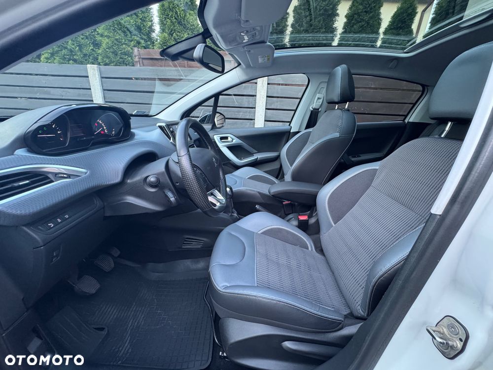Peugeot 208 1.2 PureTech Allure S&S - 13
