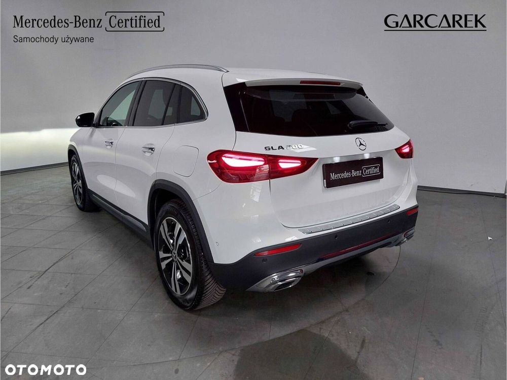 Mercedes-Benz GLA 200 Progressive - 3