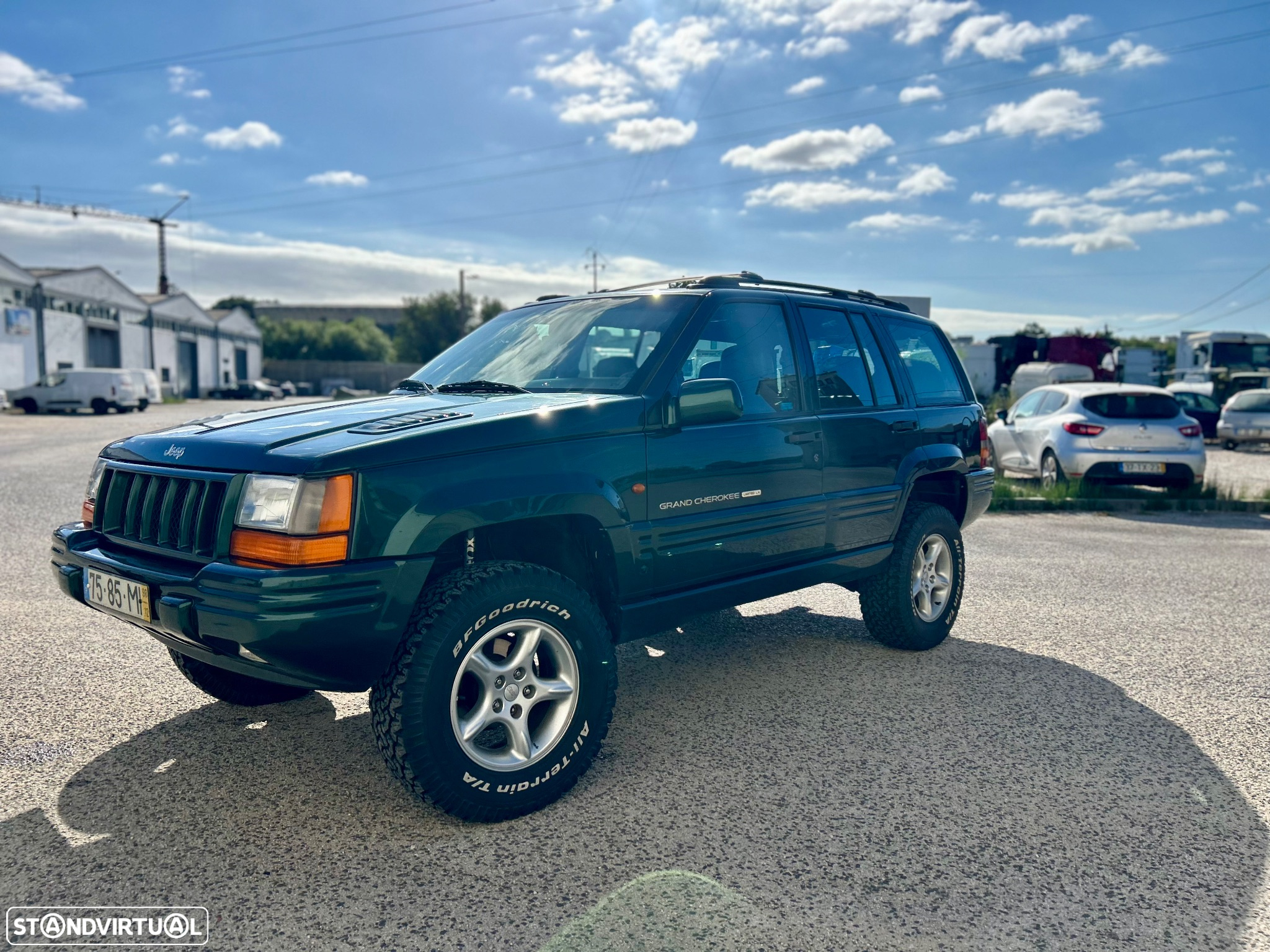 Jeep Grand Cherokee 5.9 LX - 6