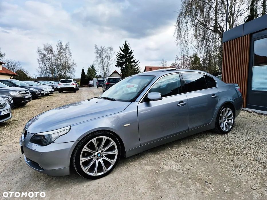 BMW Seria 5 523i - 25