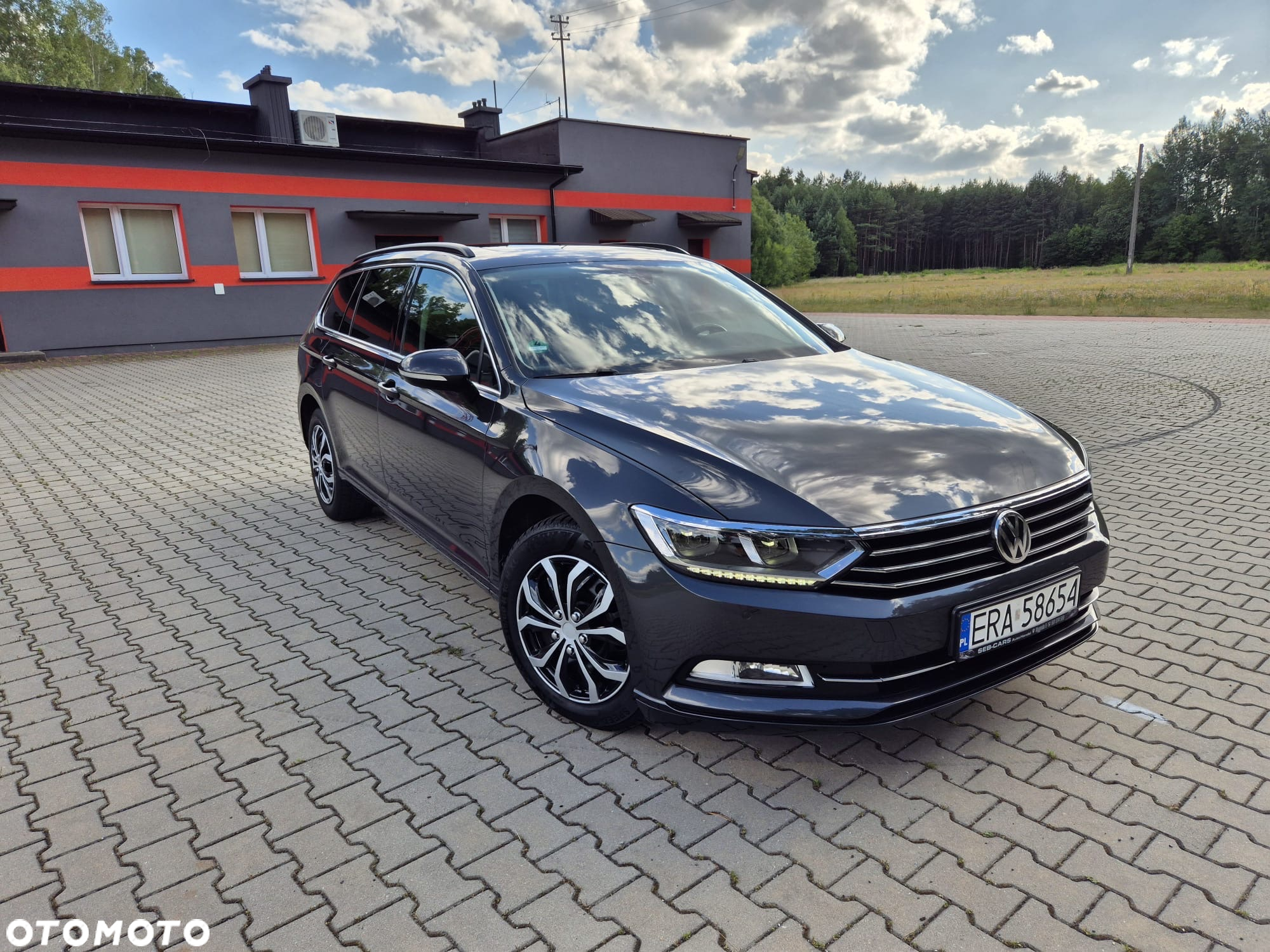 Volkswagen Passat Variant 2.0 TDI SCR DSG Highline - 2