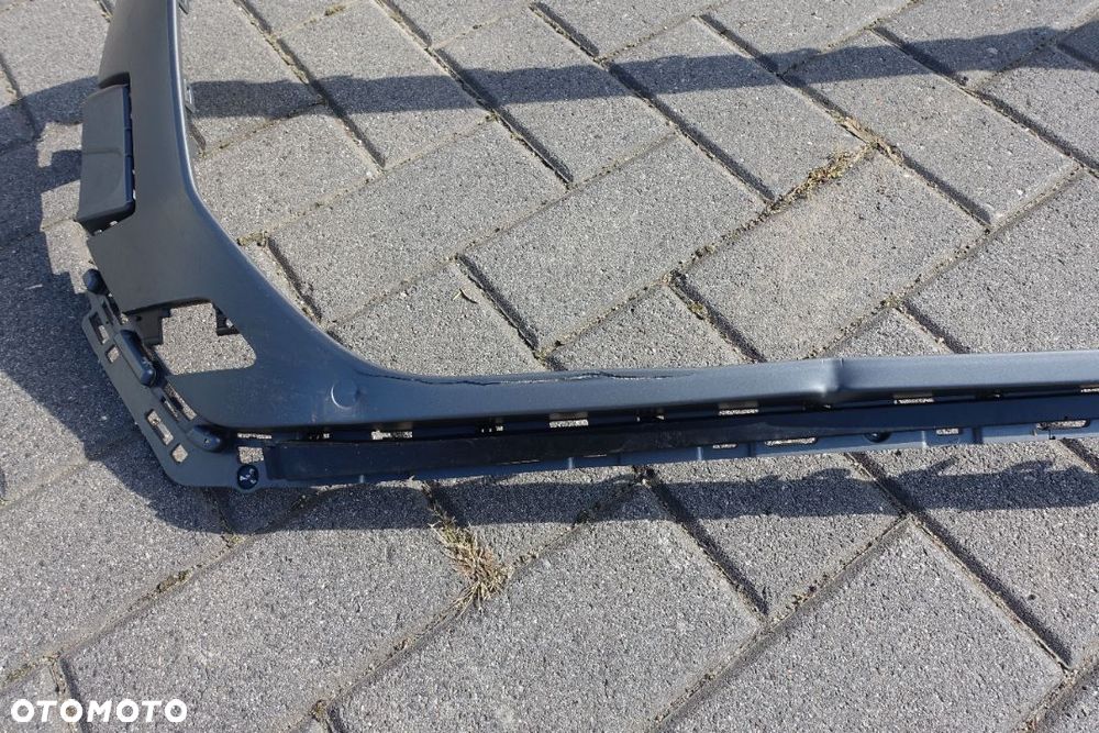 RAMKA ATRAPY GRILLA AUDI Q8 4M8807725 - 5