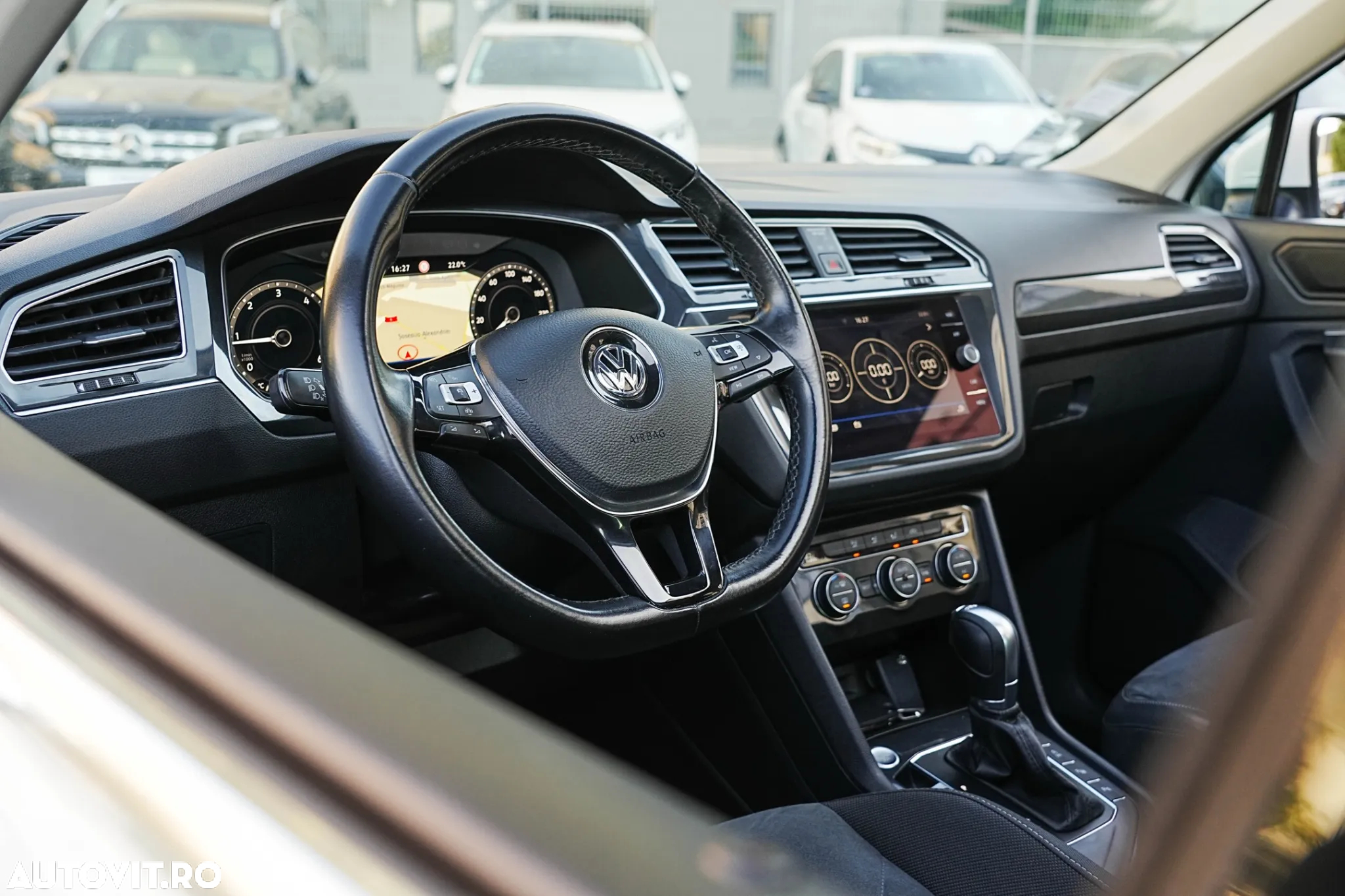 Volkswagen Tiguan 2.0 TDI SCR DSG R-Line - 12