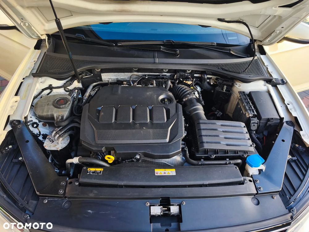 Volkswagen Passat 2.0 TDI SCR DSG Business - 14