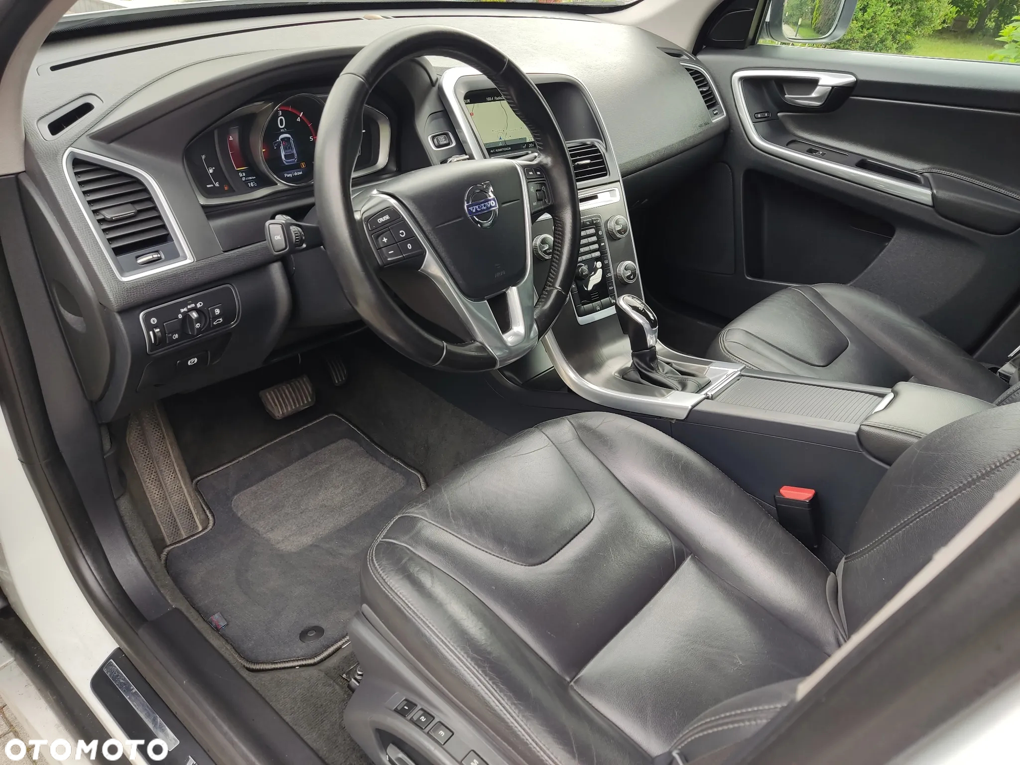 Volvo XC 60 D3 Drive-E Momentum - 27
