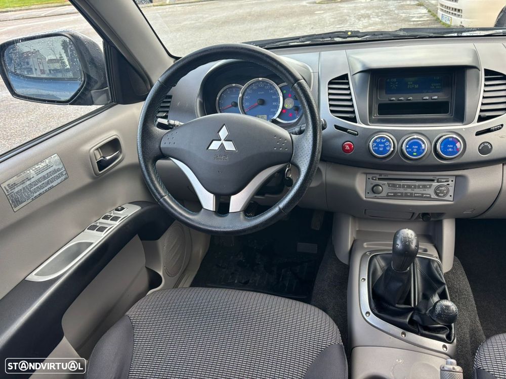 Mitsubishi L200 2.5 DI-D CD Intense AC/JLL - 27