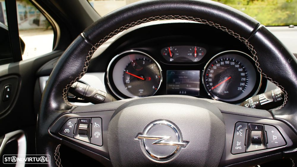 Opel Astra Sports Tourer - 24