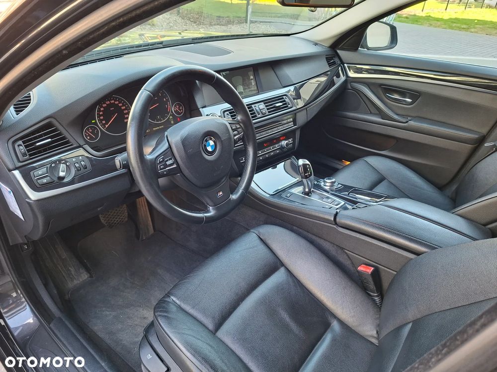 BMW Seria 5 528i Sport-Aut - 11