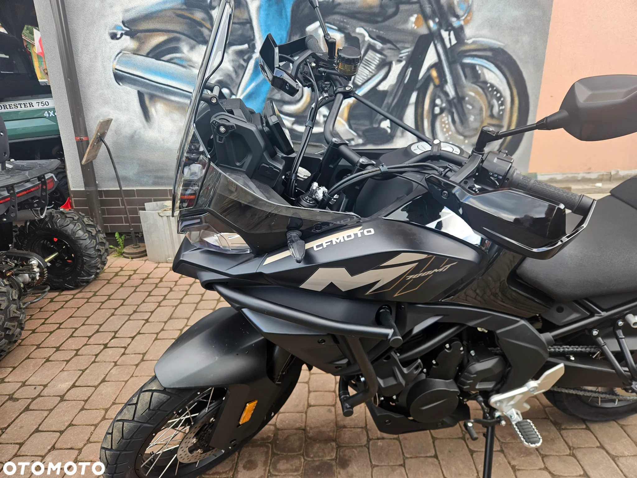 CFMoto MT - 16