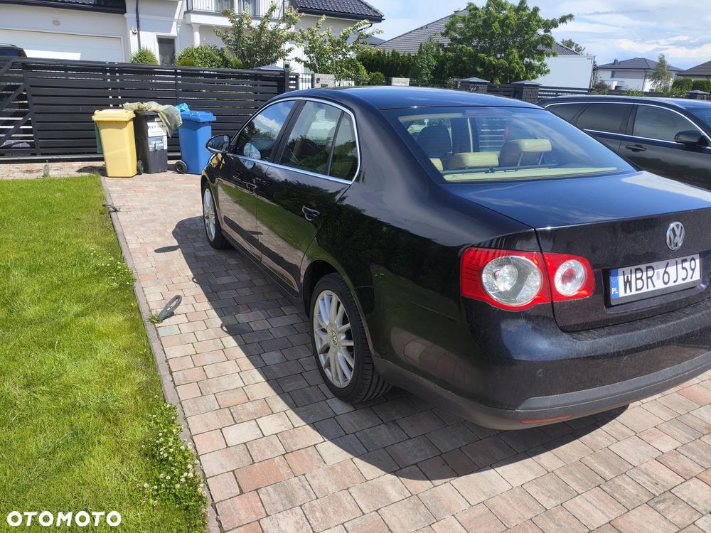 Volkswagen Jetta - 14