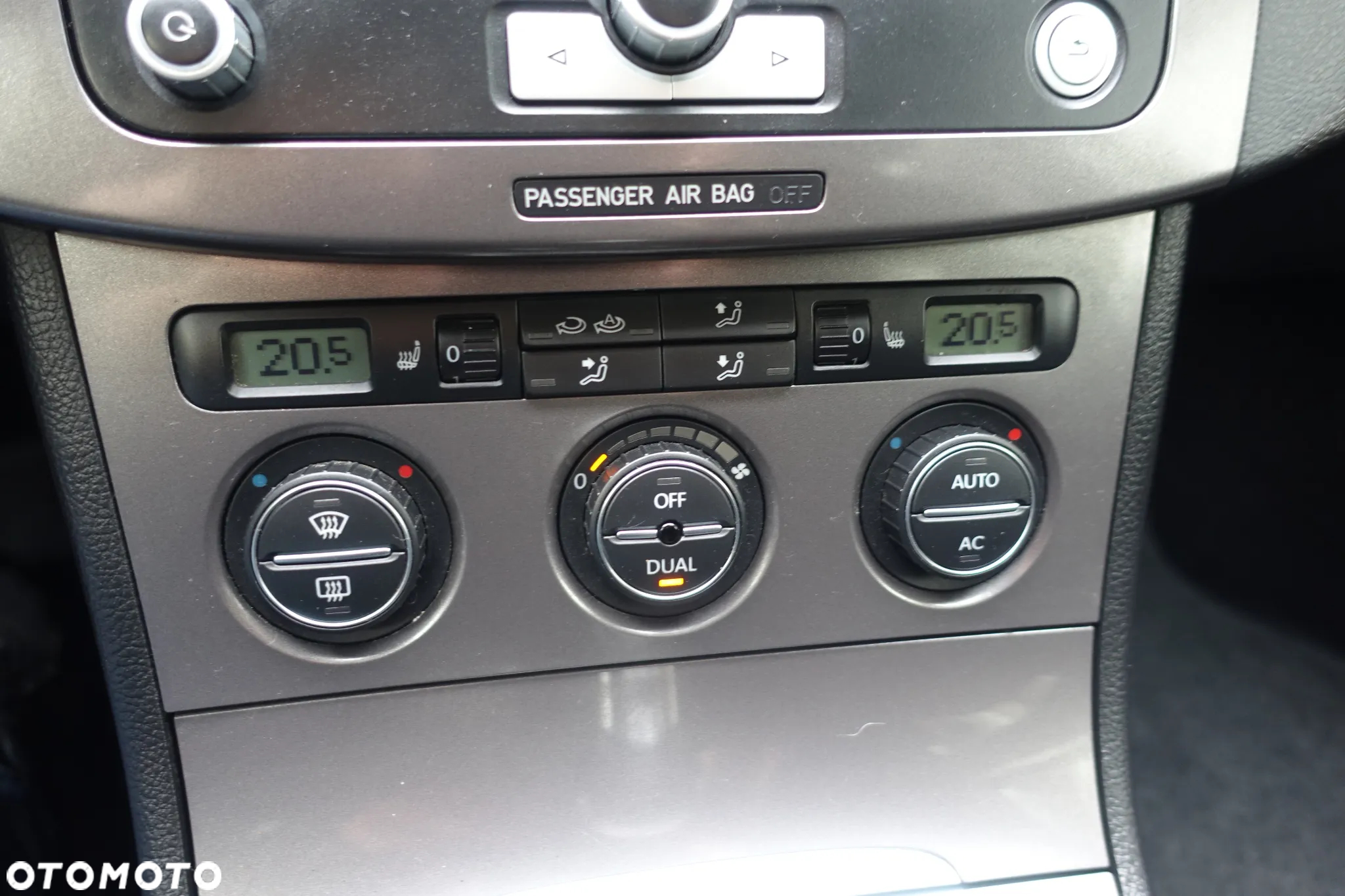 Volkswagen Passat 2.0 TDI DPF BlueMot Comfortline - 36