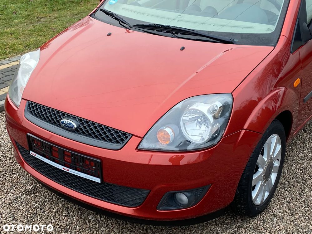 Ford Fiesta 1.4 Ghia - 20